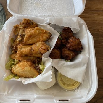 Big Ray's Fish Camp - Wings and conch fritters - Seafood Near Me - Tampa, Florida