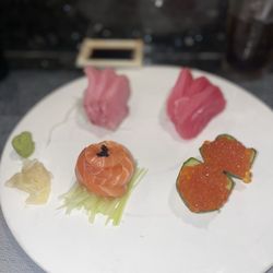 Shiki Hibachi And Sushi - Maguro (Tuna) + Sake (Salmon) + Hamachi (Yellowtail) + Tobiko (Flying fish roe!