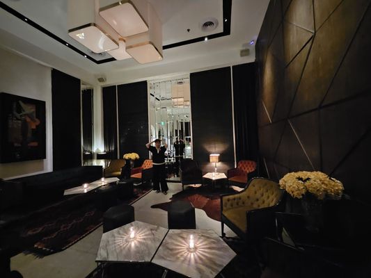 Blackbird Makati by null