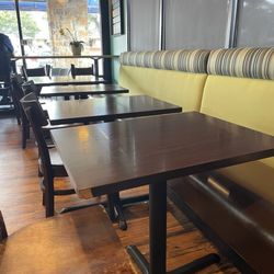 Picnikins Patio Cafe - Love their booth set up