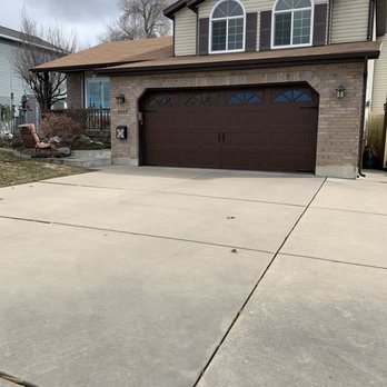 Fresh Power Wash - Before a house and driveway wash - Pressure Washers Near Me Fresh Power Wash - Before a house and driveway wash - Pressure Washers Near Me