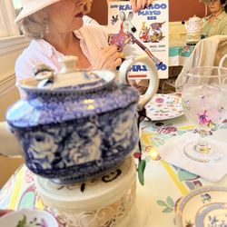 Calabash Garden Tea Room - Tea and story time