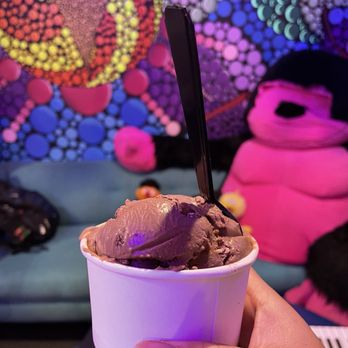 Lix Uptown Ice Cream - Ferrochous chocolate - Ice Cream & Frozen Yogurt Near Me - Phoenix, Arizona Lix Uptown Ice Cream - Ferrochous chocolate - Ice Cream & Frozen Yogurt Near Me - Phoenix, Arizona