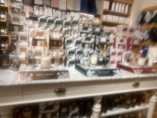 Williams-Sonoma by null