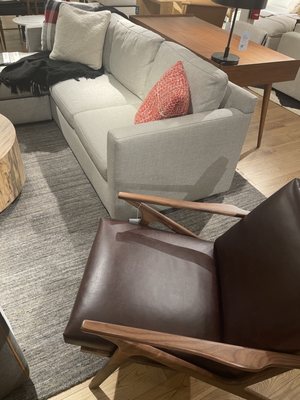 Crate & Barrel by null