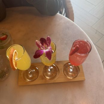 Mamimosas - La Gringa Mimosa Flight - Breakfast & Brunch Near Me - West Covina, California Mamimosas - La Gringa Mimosa Flight - Breakfast & Brunch Near Me - West Covina, California
