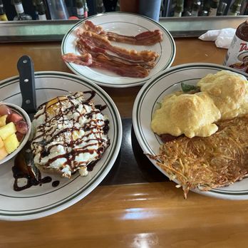 Woody's Diner - Burgers Near Me - Huntington Beach, California Woody's Diner - Burgers Near Me - Huntington Beach, California