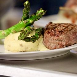 Lindy's Landing - Filet served for a private wedding reception at Lindy's Banquet & Events