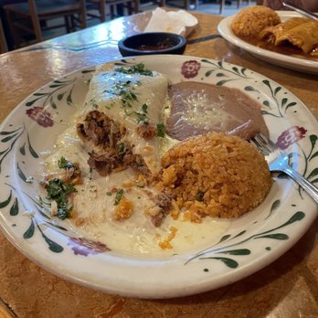 Casa Robles Mexican Restaurant - Burrito Blanco - Mexican Near Me - Nampa, Idaho Casa Robles Mexican Restaurant - Burrito Blanco - Mexican Near Me - Nampa, Idaho