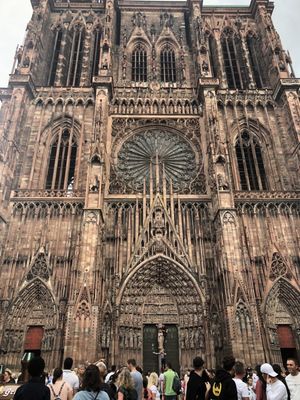 Cathédrale Notre-Dame-de-Strasbourg by null