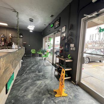 Green Fox Tattoo - Waiting area - Tattoo Near Me - Omaha, Nebraska