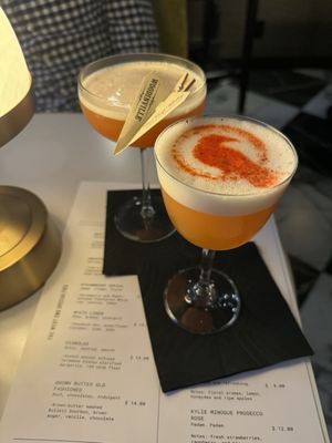 The West End Lounge by null