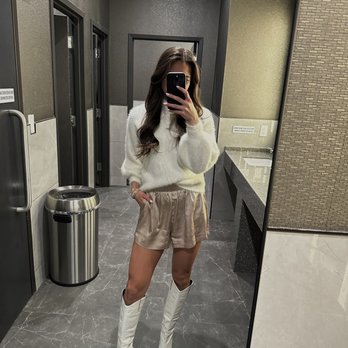 Culprits - Bathroom - Steakhouses Near Me - Oklahoma City, Oklahoma
