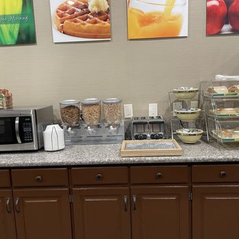 Quality Inn & Suites - Hotels Near Me - East Troy, Wisconsin Quality Inn & Suites - Hotels Near Me - East Troy, Wisconsin