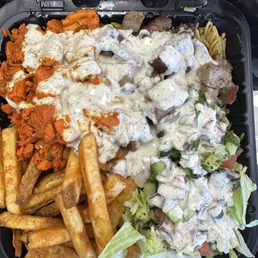 Mixed platter with white sauce