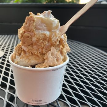 Cold Truth - Peach sundae - Ice Cream & Frozen Yogurt Near Me - Detroit, Michigan Cold Truth - Peach sundae - Ice Cream & Frozen Yogurt Near Me - Detroit, Michigan