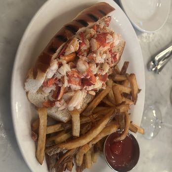 Neptune Oyster - Lobster Roll - Seafood Near Me - Boston, Massachusetts