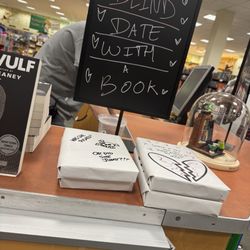 Barnes & Noble - Blind Date With a Book