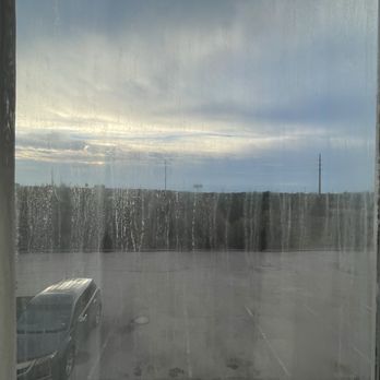 La Quinta Inn & Suites by Wyndham Mathis - Filthy windows - Hotels Near Me - Mathis, Texas La Quinta Inn & Suites by Wyndham Mathis - Filthy windows - Hotels Near Me - Mathis, Texas