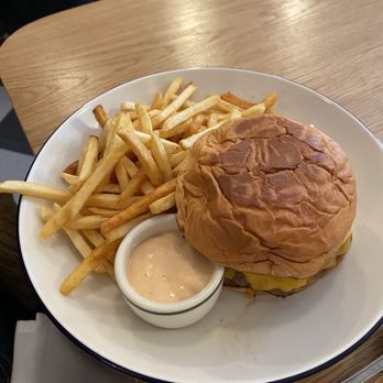 Dilly Dally - Cheeseburger - New American Near Me - Brooklyn, New York