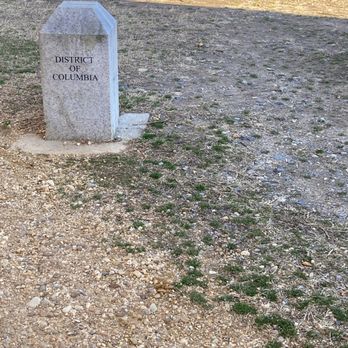 Jones Point Park - Dc boundary stone - Parks Near Me - Alexandria, Virginia