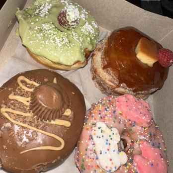 Friendly Donuts - Donuts Near Me - Orange, California Friendly Donuts - Donuts Near Me - Orange, California
