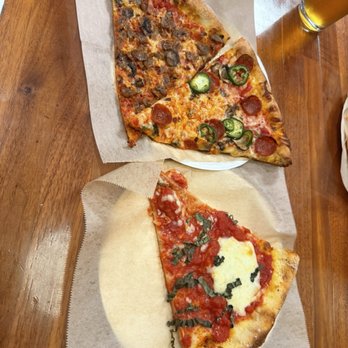 Tomato Pie Pizza Joint - The Notorious SMG , Grandma , Primo - Pizza Near Me - South Pasadena, California