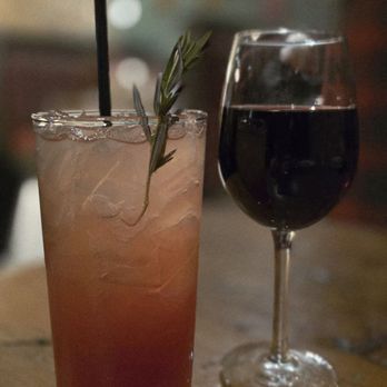 Bear & Crown - Modest Mule and 20 Acres Cabernet Sauvignon - Pubs Near Me - Sacramento, California