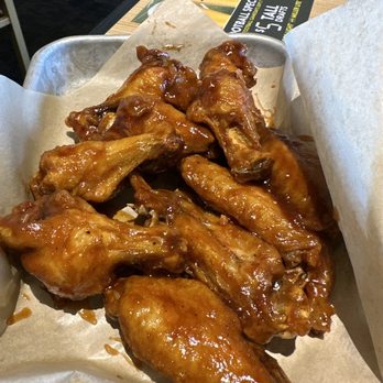 Buffalo Wild Wings - 10 Honey BBQ bone in. - American Near Me - Ashwaubenon, Wisconsin