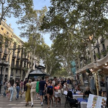 Las Ramblas - Las Ramblas - Local Flavor Near Me - Barcelona, B Las Ramblas - Las Ramblas - Local Flavor Near Me - Barcelona, B