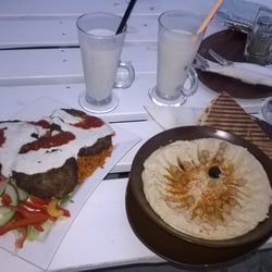 Adana Kebab - Hummus i placki z cukinii