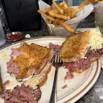 Celebrity Delly - Delis Near Me - Falls Church, Virginia