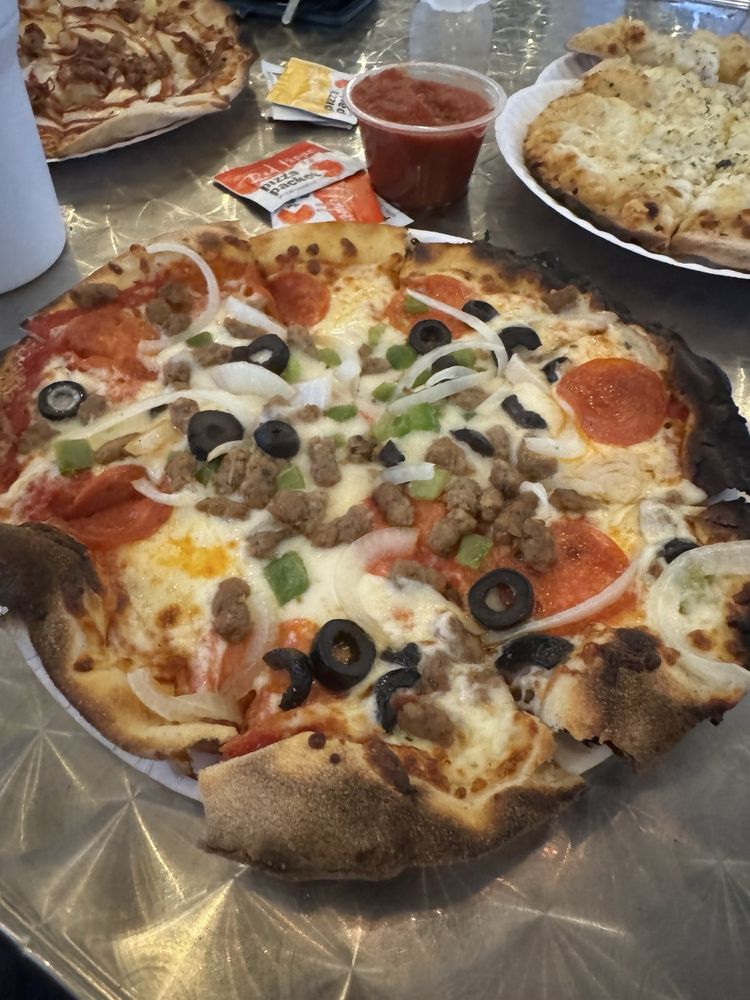 Good Wood Pizzeria Logo