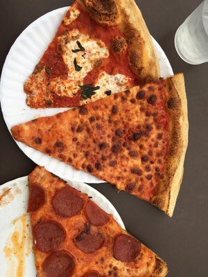 Ernesto's Pizza by null