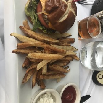 Full Bloom Vegan - impossible burger - Vegan Near Me - Miami Beach, Florida