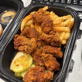 Dave's Hot Chicken - 10 pc. Dave's Bites w/ Fries - Chicken Shop Near Me - San Leandro, California Dave's Hot Chicken - 10 pc. Dave's Bites w/ Fries - Chicken Shop Near Me - San Leandro, California