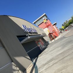 Marshalls - Signage