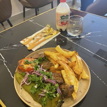 Gold Apricott - Beef plate -grilled pepper  and tomato - Armenian Near Me - Tujunga, California