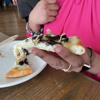 Como - Pizza with morel mushrooms and crispy shallots - Italian Near Me - Kirkland, Washington