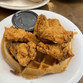 Five Sisters Blues Cafe - Chicken and Belgium waffle - Southern Near Me - Pensacola, Florida