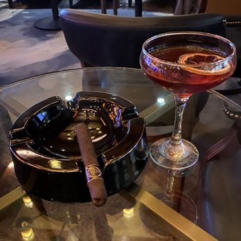 Lit Cigar Lounge - Toro & a barrel-aged boulevardier - Lounges Near Me - Snoqualmie, Washington