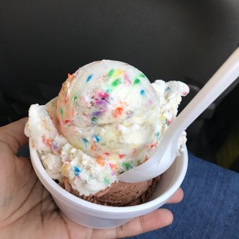 Walts Ice Cream - Cake batter on top - chocolate below - Ice Cream & Frozen Yogurt Near Me - Joliet, Illinois
