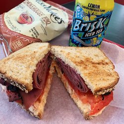 Doral Cafe&Deli - The Manhattan Sandwich