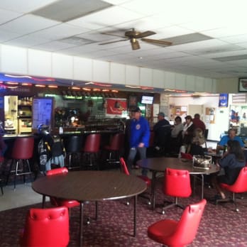 VFW Post 1679 - people sitting at a bar - Veterans Organizations Near Me - Ventura, California VFW Post 1679 - people sitting at a bar - Veterans Organizations Near Me - Ventura, California