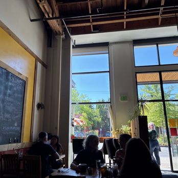 Flattop & Salamander - Inside - Breakfast & Brunch Near Me - Portland, Oregon