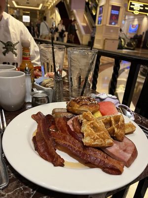 Grand Lux Cafe by null