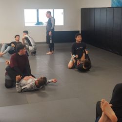 Jiyu Brazilian Jiu-Jitsu & Fitness - Live drills! Drills build skills!