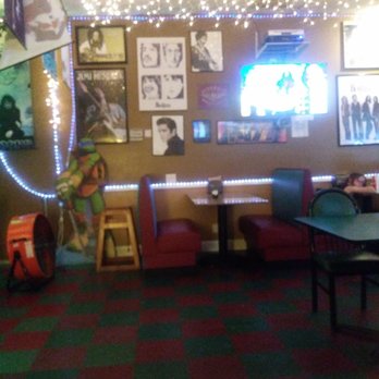 Pizza Pizazz - Nolstagic pictures of singers. - Pizza Near Me - Federal Way, Washington Pizza Pizazz - Nolstagic pictures of singers. - Pizza Near Me - Federal Way, Washington