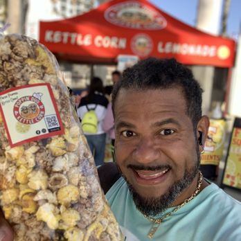 Poppin' Duo - Grabbin a Bag from Poppin Duo - Popcorn Shops Near Me - Oceanside, California