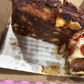 Bobbi’s - A bit overdone for me - Pizza Near Me - New Haven, Connecticut
